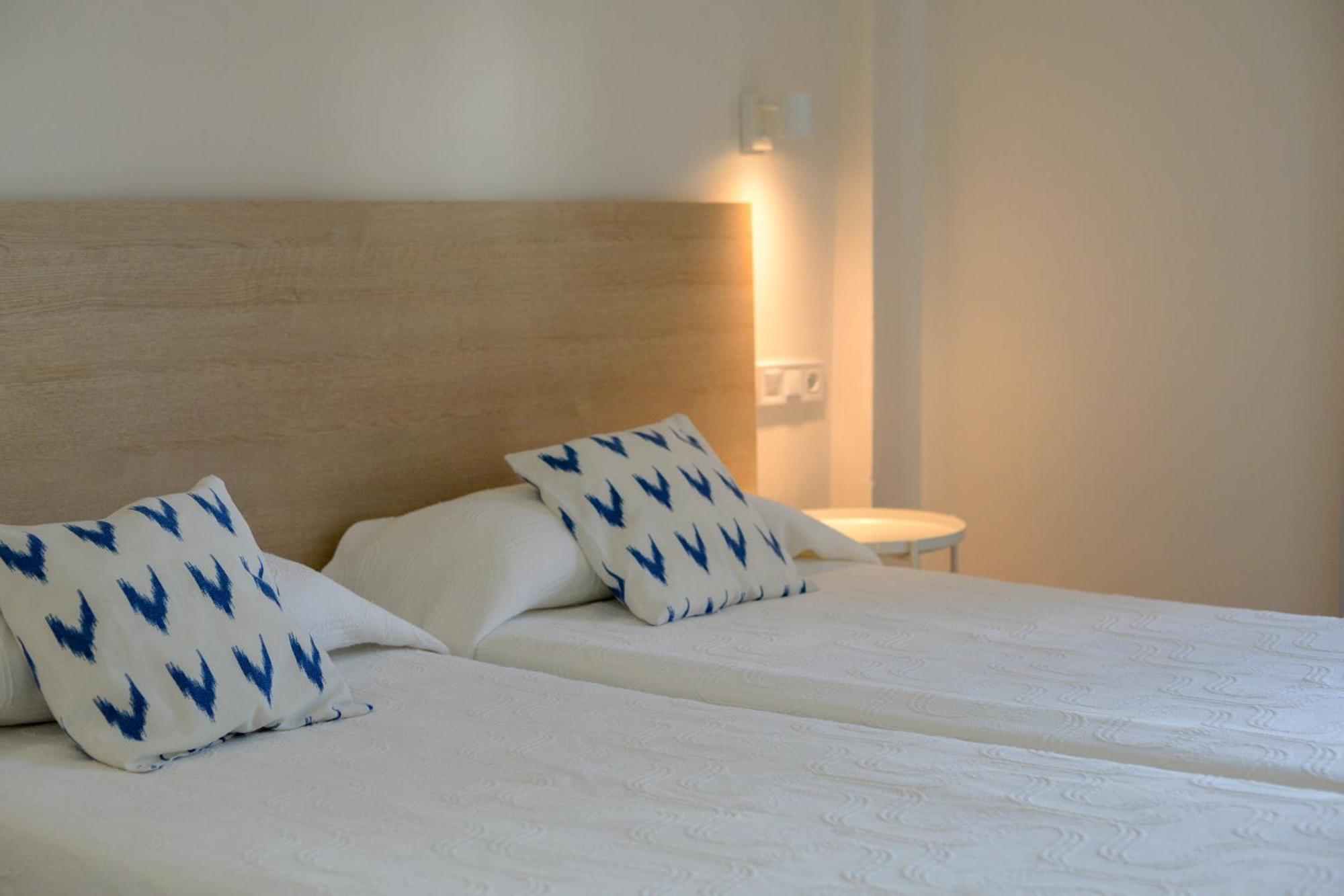 Hostal Jakiton Palmanova Екстериор снимка