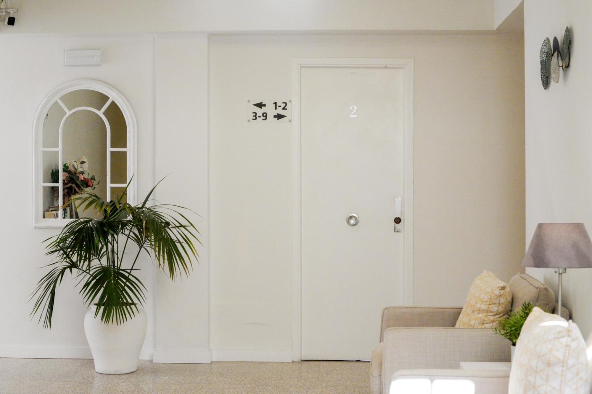Hostal Jakiton Palmanova Екстериор снимка